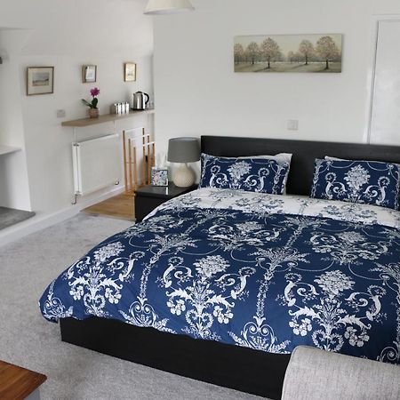 Ty Nant Little Haven Bed & Breakfast ภายนอก รูปภาพ