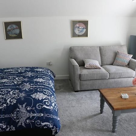 Ty Nant Little Haven Bed & Breakfast ภายนอก รูปภาพ